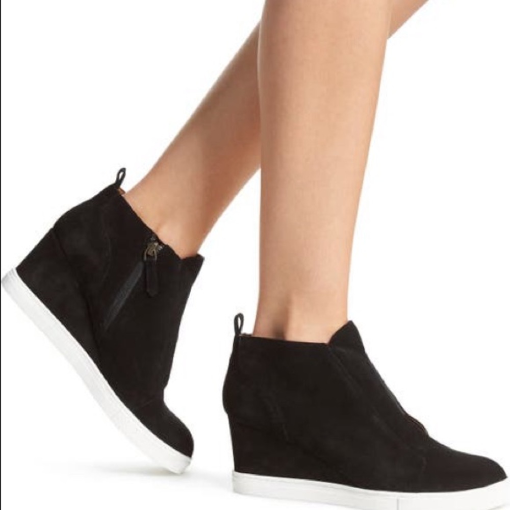 Linea Paolo ’Felicia’ Wedge Sneaker size 9